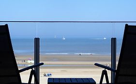 North Sea View Studio With Parking
